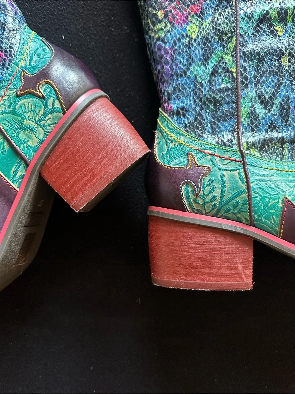 Brand New! L’Artiste Tortoise Western Cowboy Vintage Boots floral interior